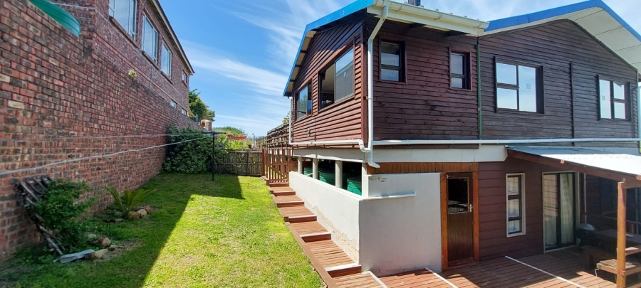 3 Bedroom Property for Sale in Paradise Beach Eastern Cape